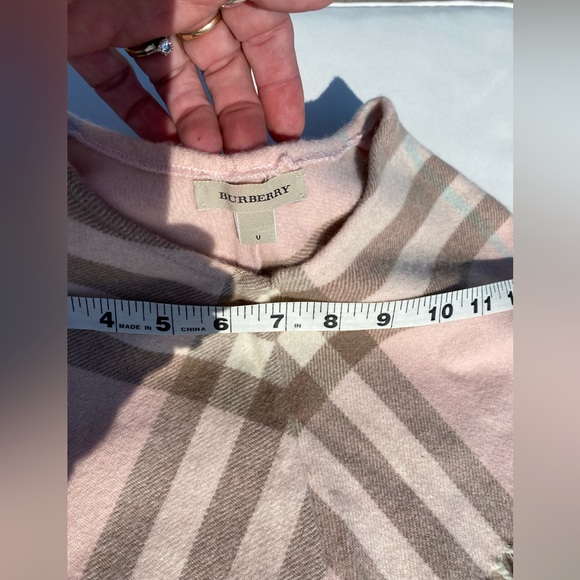 Burberry ⭐️HOST PICK⭐️Nova Check Poncho💕Pink🔥Like NEW! Check Photos! Size 2-4T - Picture 9 of 9